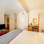 فندق Oyo The Cumberland Near Community Hospital 3*