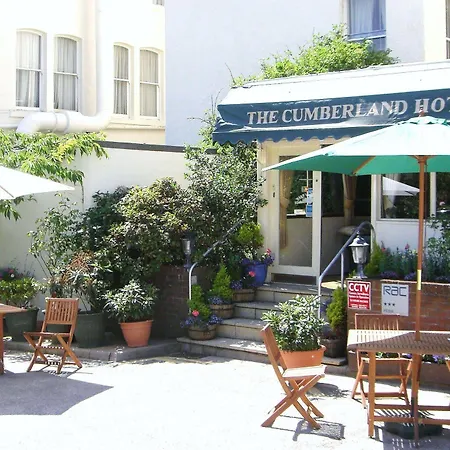 Otel Oyo The Cumberland Near Community Hospital
