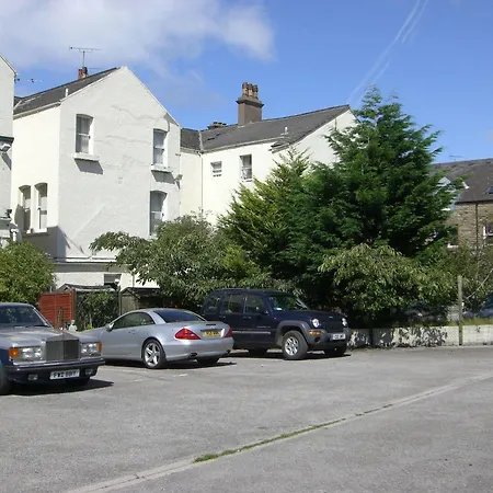 Oyo The Cumberland Near Community Hospital