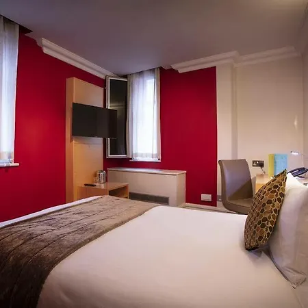 Oyo The Cumberland Near Community Hospital 3*