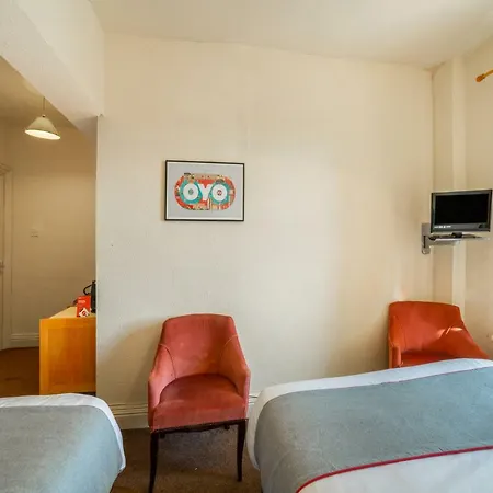 Oyo The Cumberland Near Community Hospital Hotell