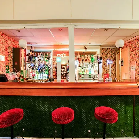 Oyo The Cumberland Near Community Hospital Hotell Workington