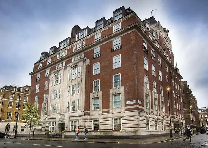 Oyo The Cumberland Near Community Hospital 3*