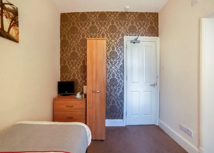 Oyo The Cumberland Near Community Hospital Hotel Workington