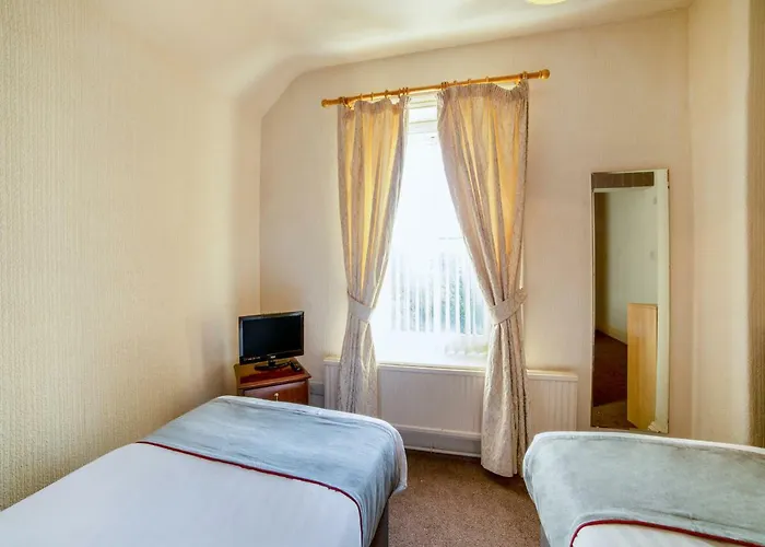 Oyo The Cumberland Near Community Hospital Hotel