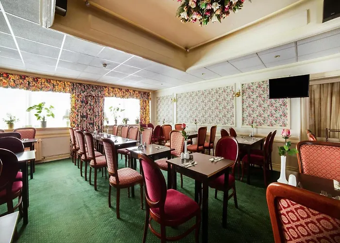 Oyo The Cumberland Near Community Hospital Hotel