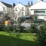 Oyo The Cumberland Near Community Hospital Hotel 3*
