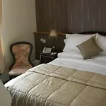 Oyo The Cumberland Near Community Hospital 3*