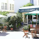 Hotel Oyo The Cumberland Near Community Hospital