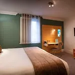 Hotel Oyo The Cumberland Near Community Hospital 3*