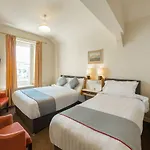 Hotel Oyo The Cumberland Near Community Hospital