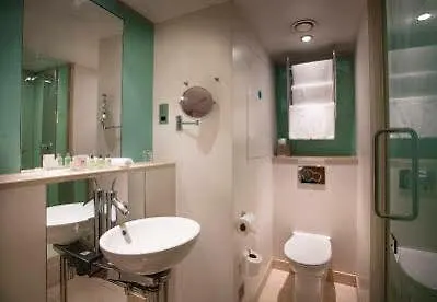 Hotel Oyo The Cumberland Near Community Hospital