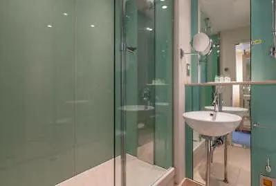 Hotel Oyo The Cumberland Near Community Hospital 3*