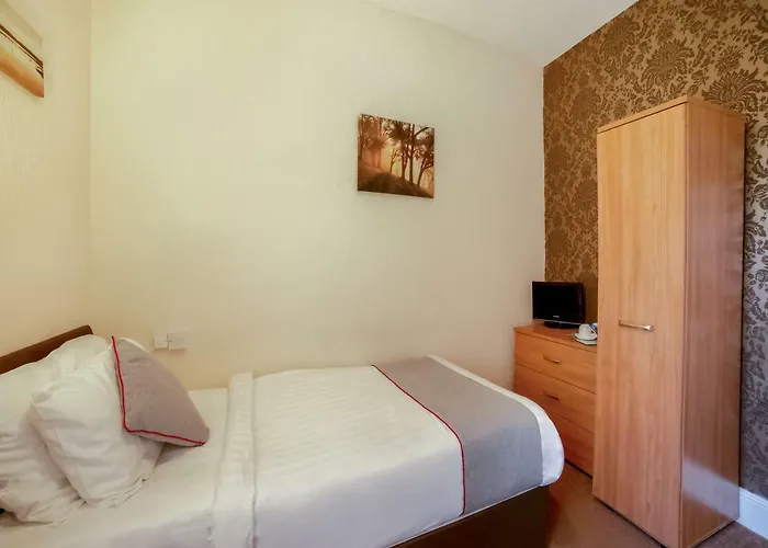 Oyo The Cumberland Near Community Hospital Hotel Workington