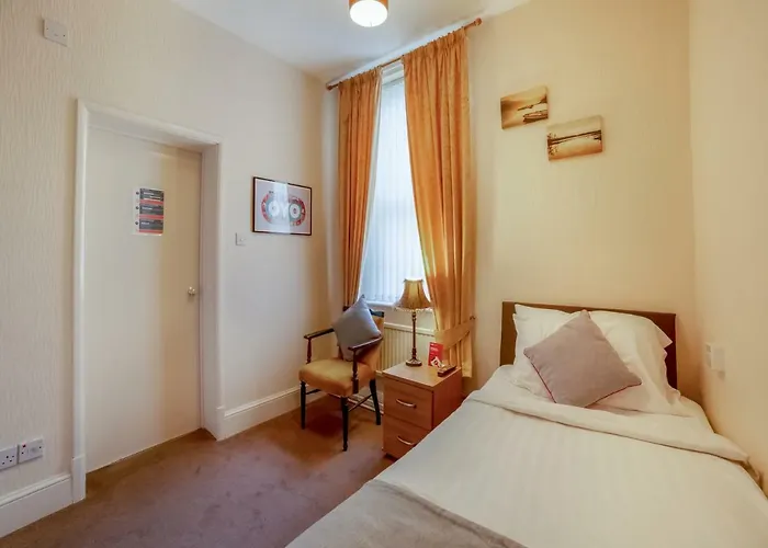 Oyo The Cumberland Near Community Hospital Hotel