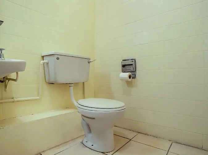 Oyo The Cumberland Near Community Hospital