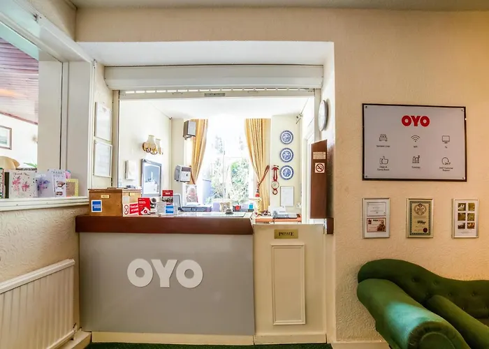 Hotel Oyo The Cumberland Near Community Hospital 3*